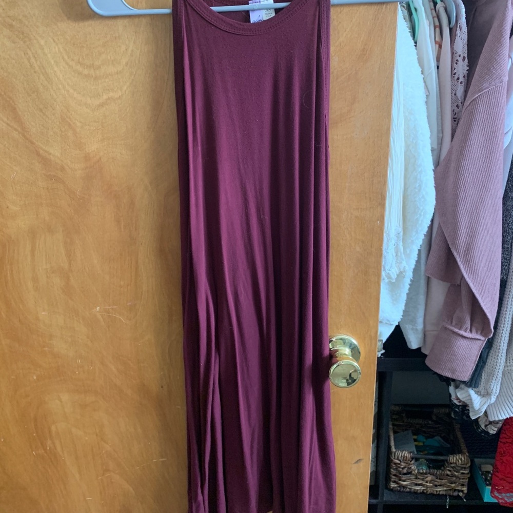 Maroon mid calf sleeveless dress